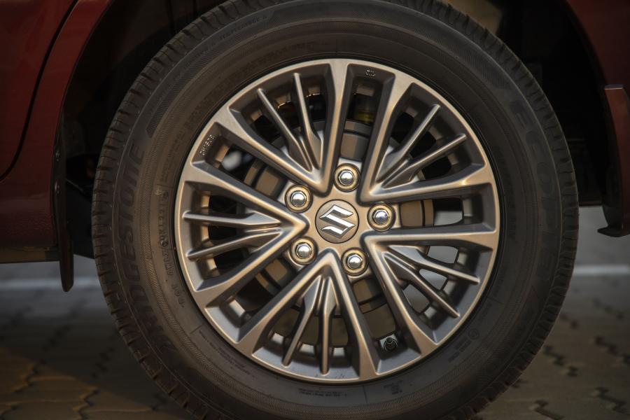 Колеса Suzuki Ertiga GLX 2019 года  (ZA) (фото 34 из 35)